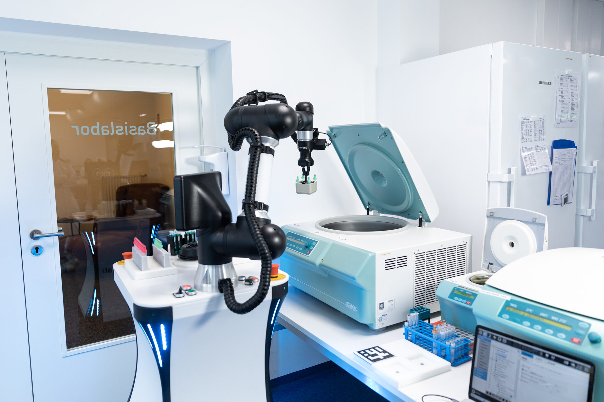 uLab sample management