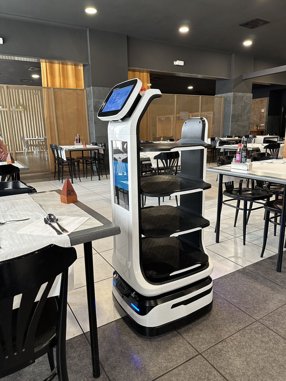 uServe deployed in restaurant